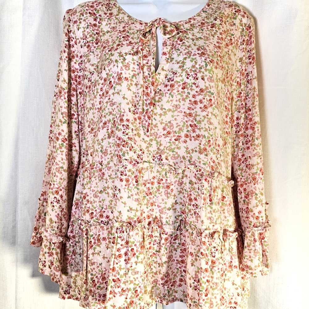 3/$20 Floral & Ivy PXL Tiered Floral Top
